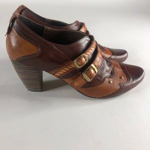 Elite by Corkys Marigold Leather Booties Size 9